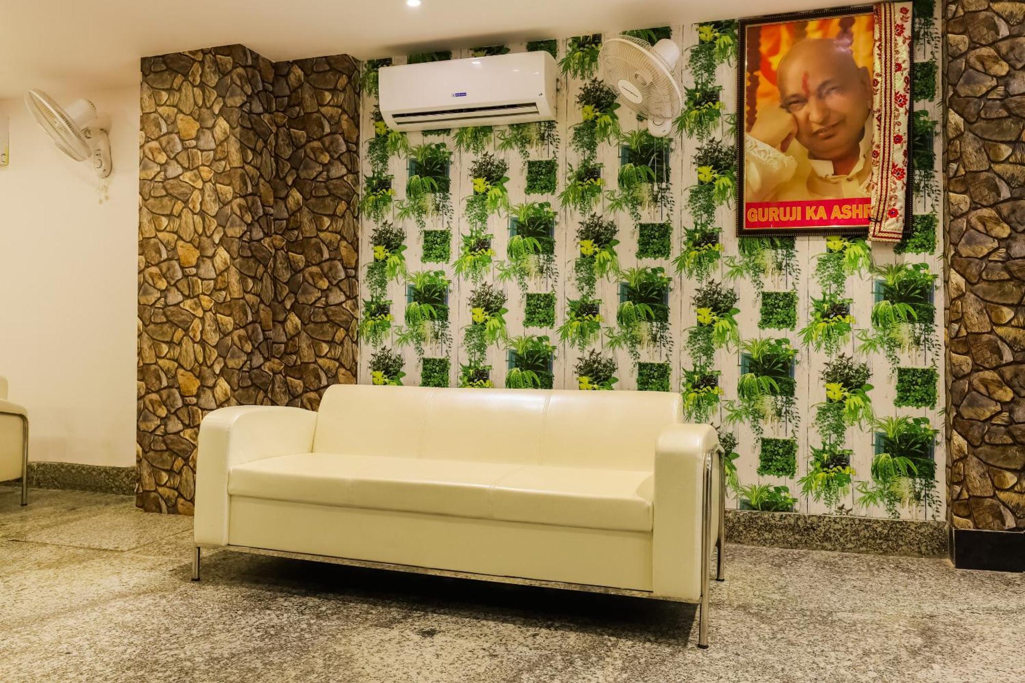 Hotel OYO 46183 New Tech India Dillí Exteriér fotografie